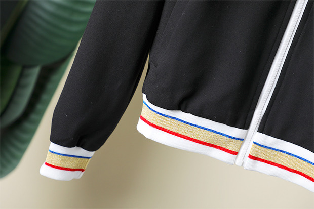 เสื้อแจ็คเก็ต เสื้อคลุม เสื้อวอร์มสีดำ ปักดอก ปลายแขนจั๊ม ดำ