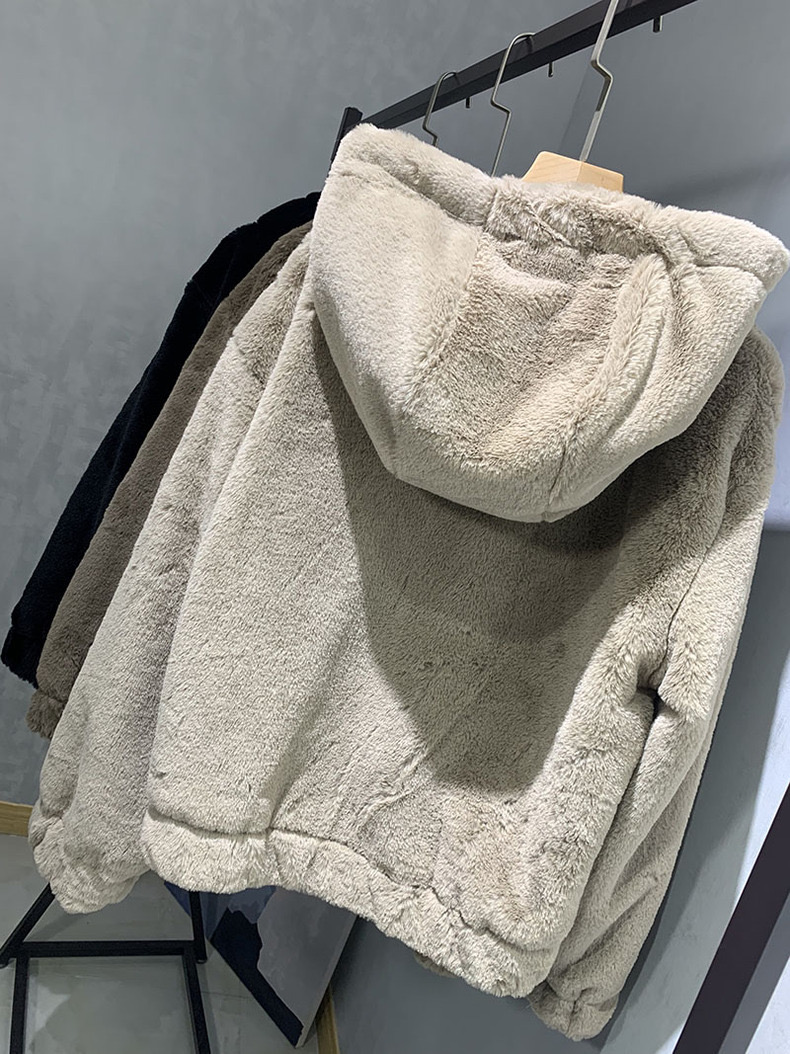Page one เสื้อเฟอร์กันหนาว หมวกฮู้ด เสื้อขน Fluffy coat แบรนด์ page One ดำ