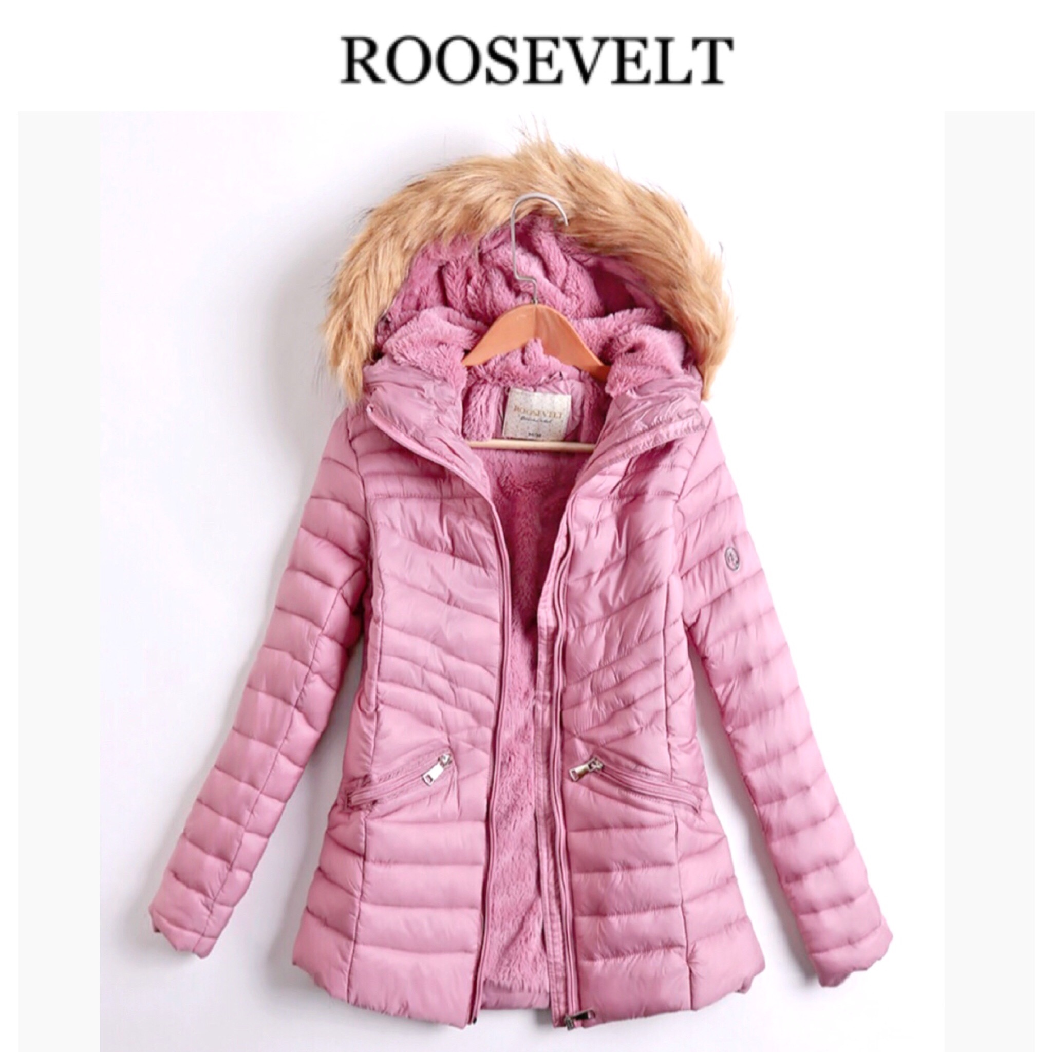 Roosevelt เสื้อฮู้ดกันหนาว เสื้อโค้ท กันหนาว สีชมพู แต่งหมวกฮู้ด ขนเฟอร์ เนื้อผ้าโพลีเอสเตอร์ ซับขนอุ่นด้านใน แบรนด์ ROOSEVELT ชมพู