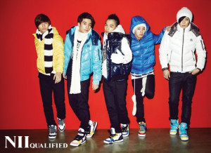 NII QUALIFIED เสื้อแจ็คเก็ต เสื้อเขียวทหาร เสื้อนอกฮูท แบรนด์ดังเกาหลีNII QUALIFIED แท้ แพทเทินสวย เท่ห์มาก คะ Size M/L/XL/XXL(หมวกฮูทพับเก็บได้คะ) เขียว