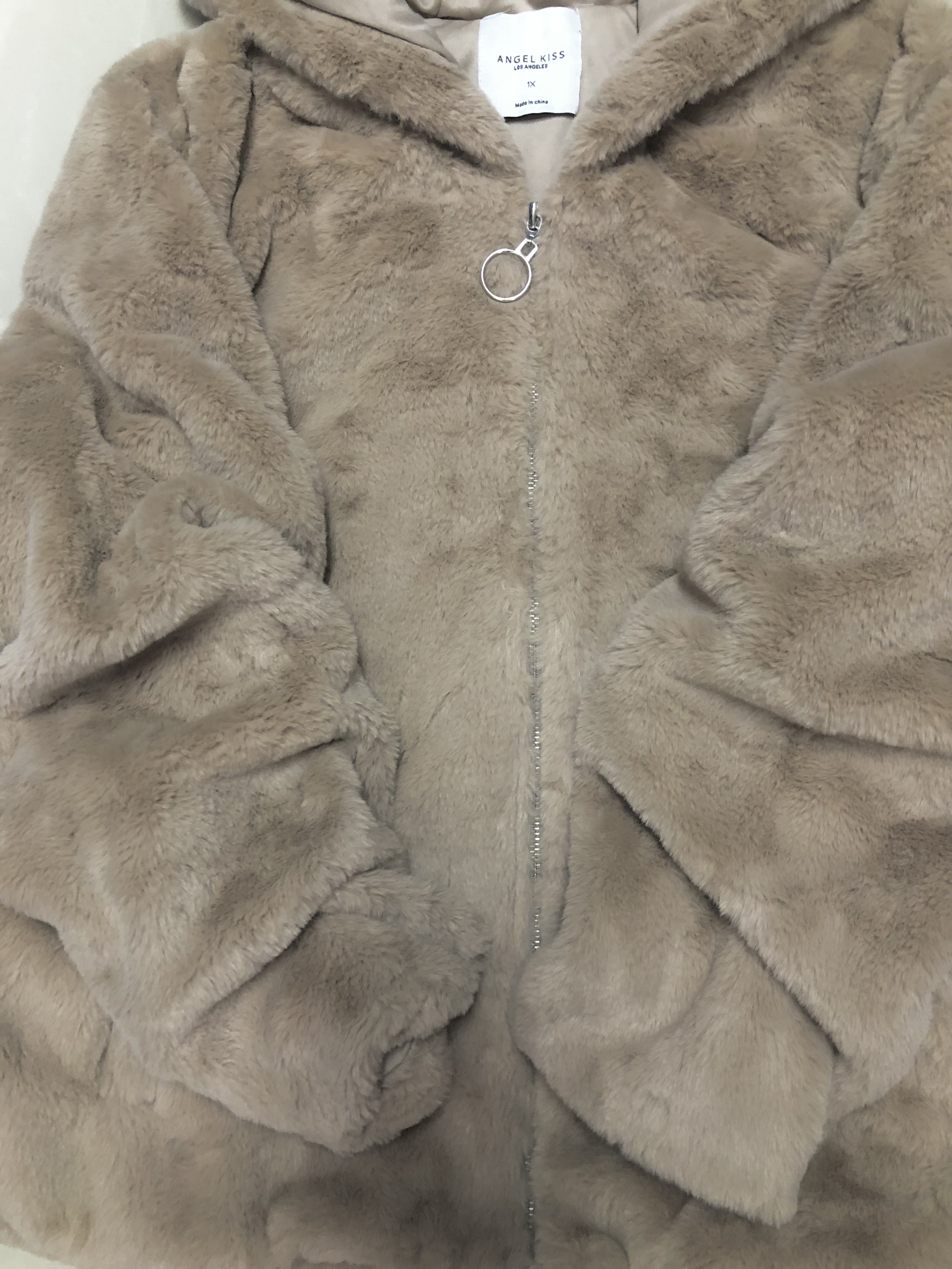 Angel kiss เสื้อเฟอร์กันหนาว หมวกฮู้ด เสื้อขน แบรนด์ ANGEL KISS (FLUFFY COAT) สำเนา น้ำตาลนู้ด