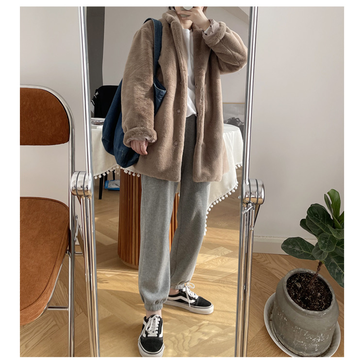 เสื้อโค้ทเฟอร์ โค้ทขนสัตว์เทียม แบรนด์ AZUL by moussy สีเทา ขนนุ่ม งานสวย พรีเมี่ยมมากเลยคะ งานช็อปแท้100% คะ SIe S/M/L สำเนา สำเนา น้ำตาล