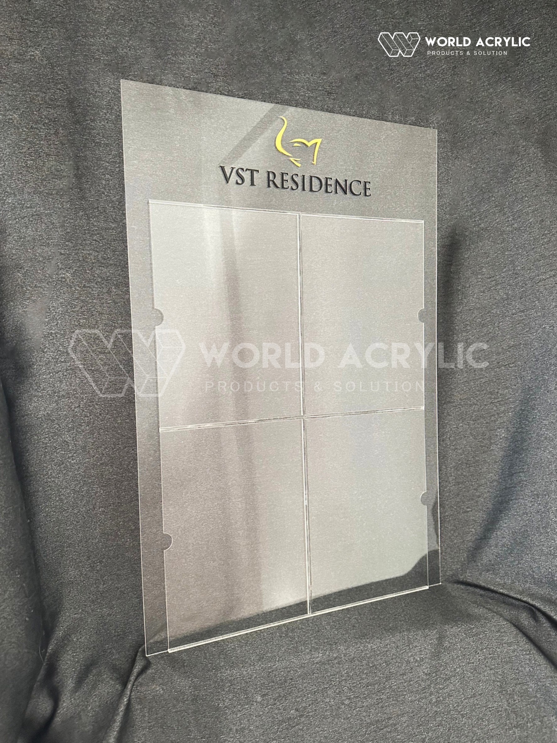 บอร์ดประกาศพร้อมโลโก้เลเซอร์ไดคัท