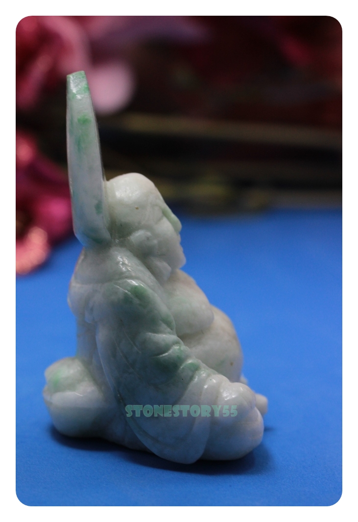 หยกแกะสลักพระสังกัจจายน์หนุนเงิน