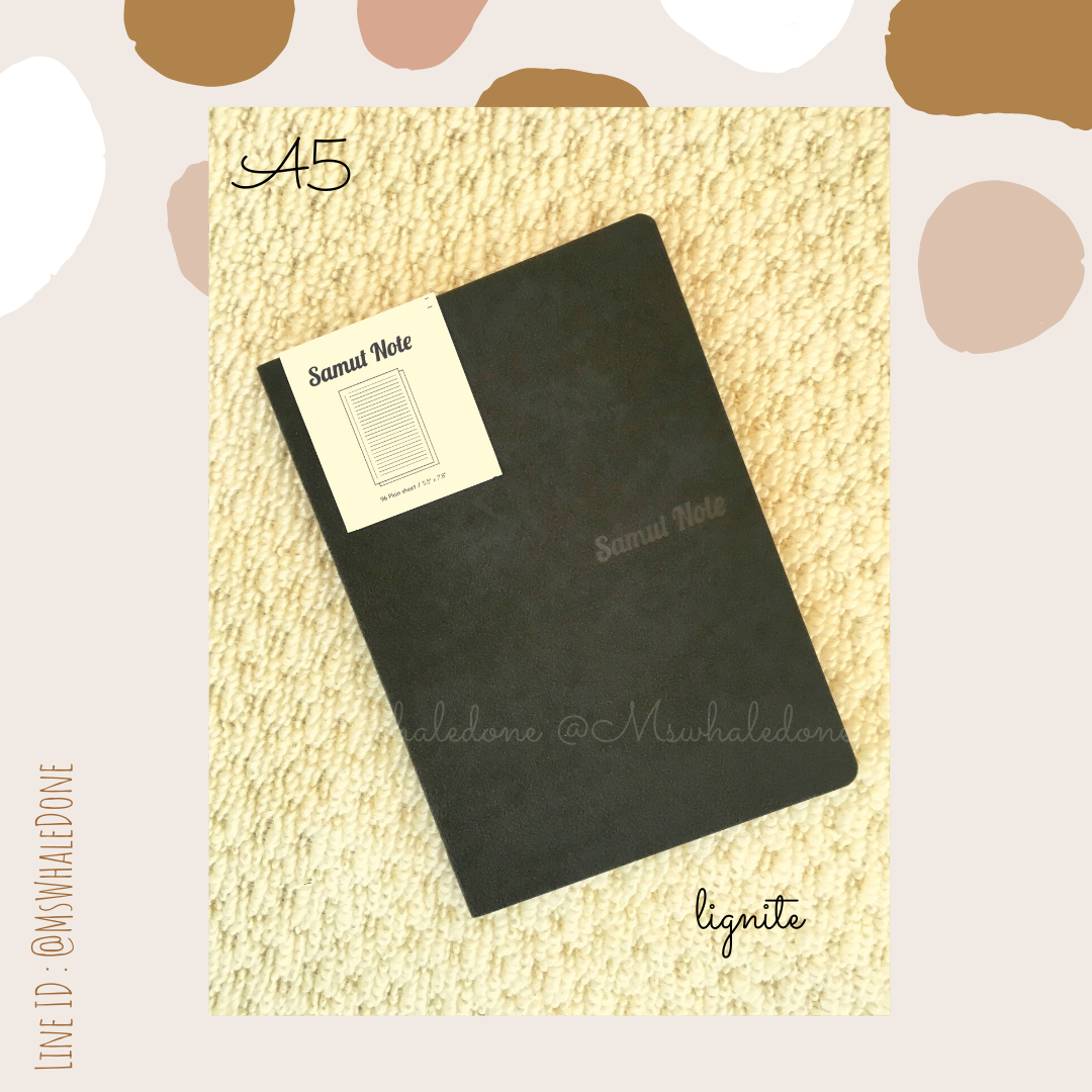 (ซื้อ4แถม1คละได้) ฟรี! แพคพร้อมแจกเทศกาลต่างๆ สมุดปกนุ่มละมุนA5 มีเส้น มี4สีพื้นคลาสสิคให้เลือก กระดาษไส้ในถนอมสายตา