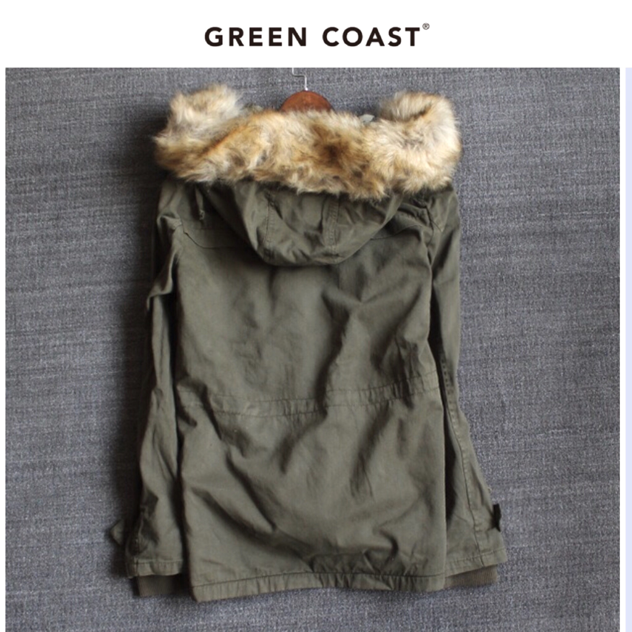 Green coast เสื้อกันหนาว เสื้อฮูทกันหนาว เขียวทหาร แบรนด์ Green COASTติดเฟอร์ (เฟอร์ถอดได้คะ) ซับผ้าอุ่นลายชนเผ่าด้านใน งาน พรีเมี่ยมมากคะ SIZE S/M/S/L/XL เขียว