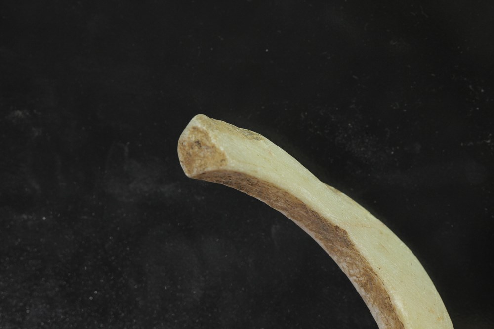 กำไลเก่า กระบี่เก่า