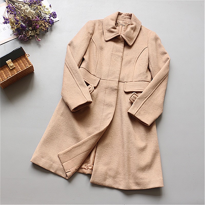 Freesia เสื้อโค้ท เสื้อกันหนาว เนื้อผ้าสักหลาดวูล สีนู้ดกากี แต่งกระดุมแถบ สองแถว แบรนด์ Freesia สำเนา สำเนา นู้ดกากี