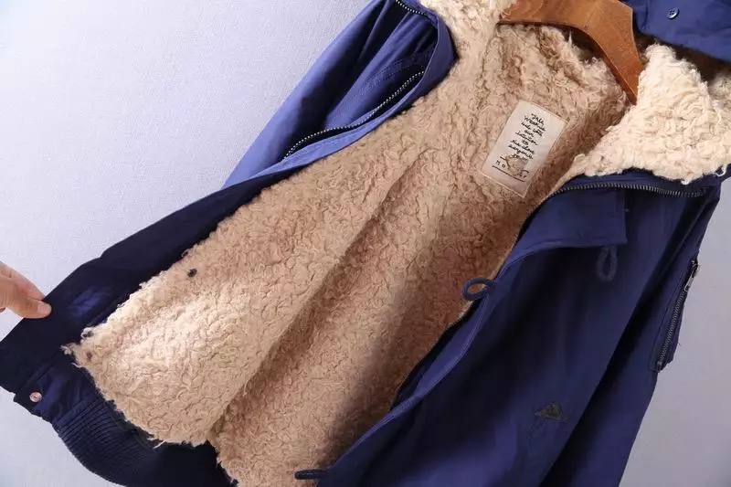 Moussy เสื้อกันหนาว ติดฮูท เสื้อcoat แบรนด์ดัง ญี่ปุ่น MOUSSY japan สีดำ แต่งซับขนอุ่นด้านใน (ขนด้านในถอดใส่ได้ทั้งชิ้นเลยคะ )มีกระดุมSize M/L * ไม่มีขนเฟอร์ปลายหมวกนะคะ*