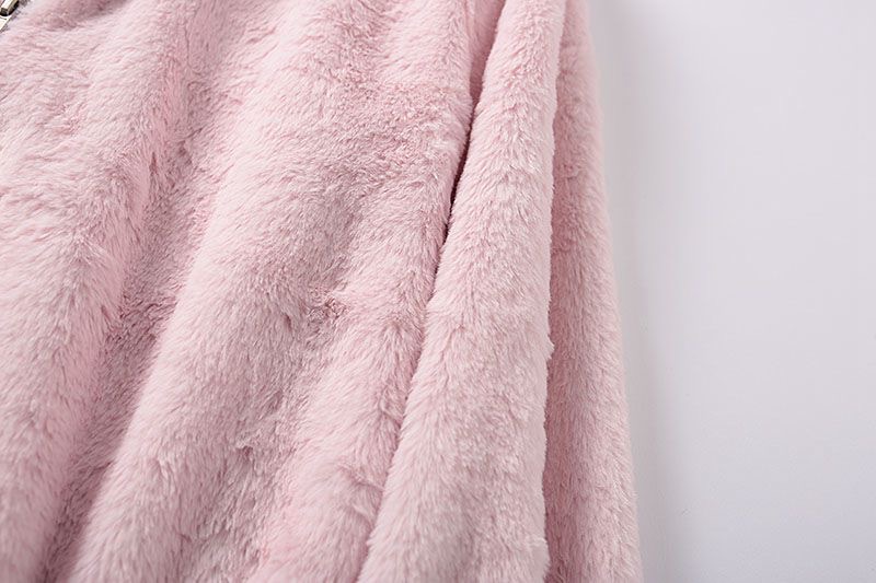 Page one เสื้อเฟอร์กันหนาว หมวกฮู้ด เสื้อขน Fluffy coat สีชมพูอ่อน แบรนด์ love tree ชมพู