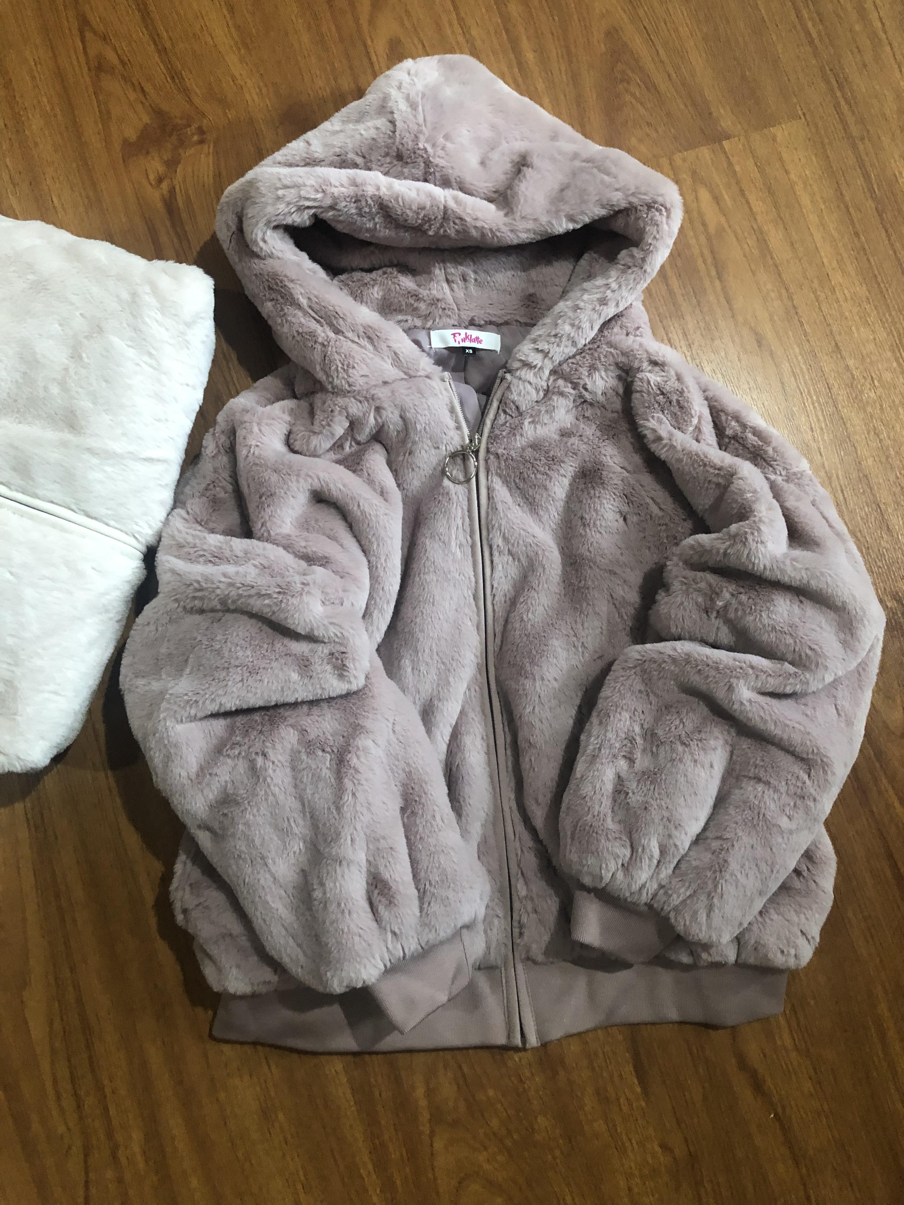 Pink latte เสื้อเฟอร์กันหนาว หมวกฮู้ด เสื้อขน (FLUFFY COAT ) แบรนด์ Pink latte