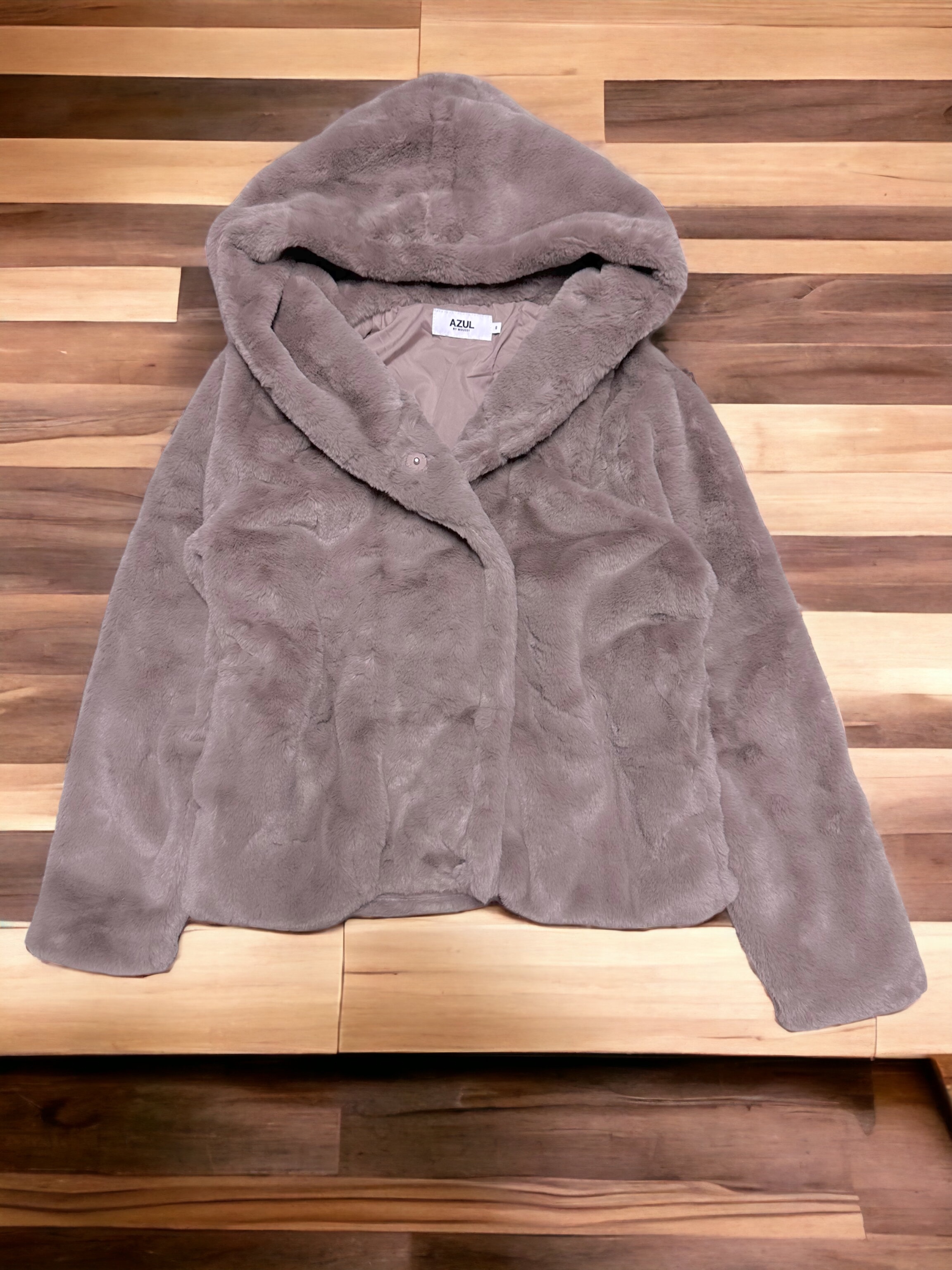 เสื้อโค้ทเฟอร์ โค้ทขนสัตว์เทียม แบรนด์ AZUL by moussy สีน้ำตาล ขนนุ่ม งานสวย พรีเมี่ยมมากเลยคะ งานช็อปแท้100% คะ SIe S/M/L สำเนา น้ำตาล
