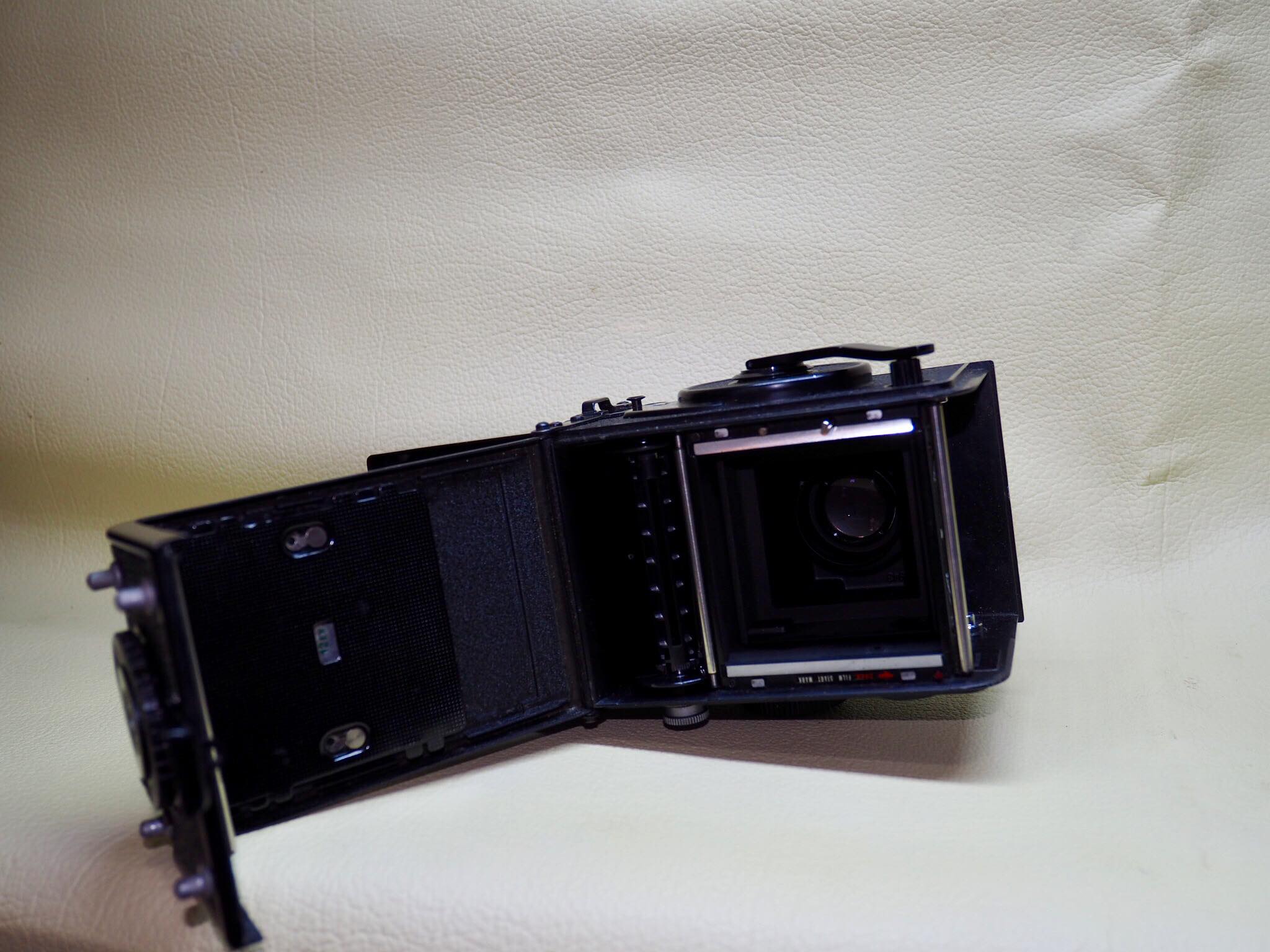YASHICA MAT 124G
