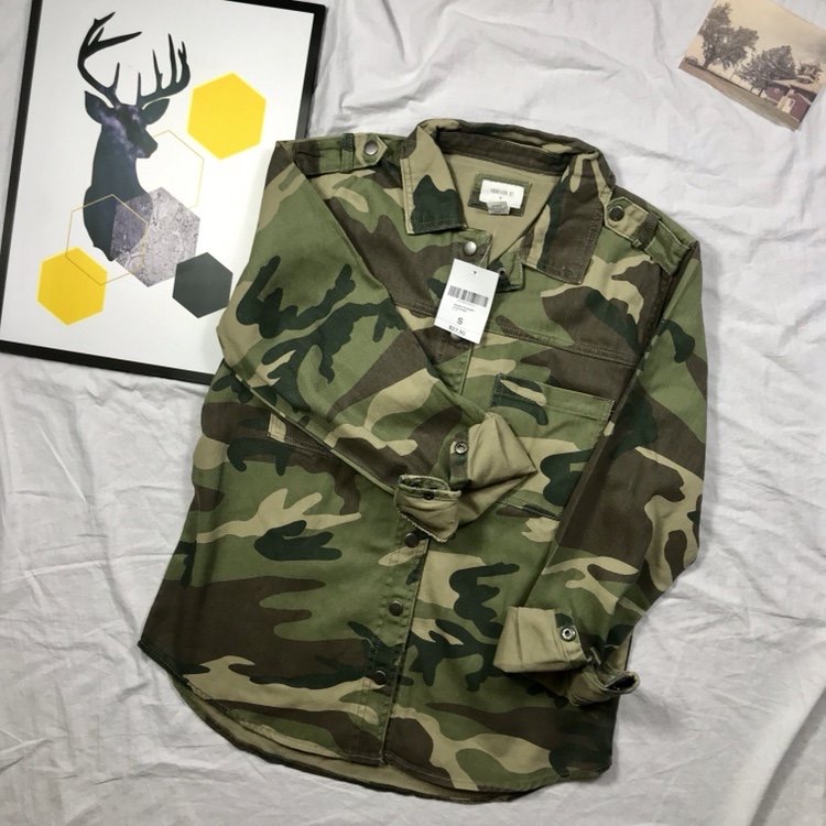 Forever21 เสื้อทหาร เสื้อคลุม สีลายพรางทหาร เสื้อนอก งานสวย เท่ห์มากคะ Forever21 ลายพราง