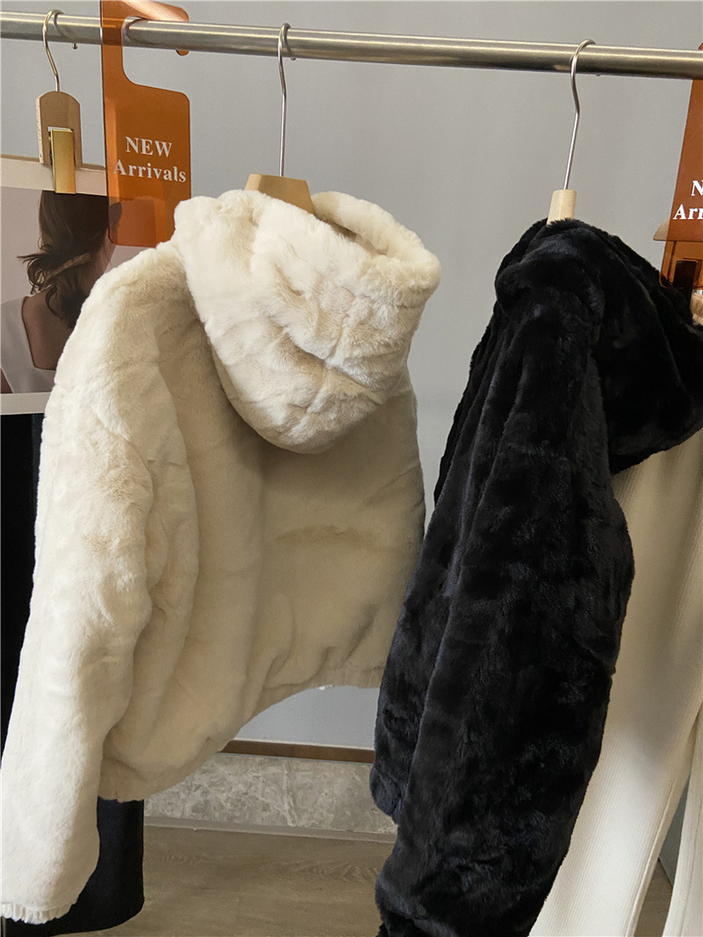 Page one เสื้อเฟอร์กันหนาว หมวกฮู้ด เสื้อขน Fluffy coat แบรนด์ page One สำเนา ดำ