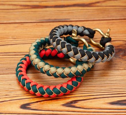 สร้อยข้อมือ กำไลข้อมือ ผู้หญิง ผู้ชาย ใส่ได้ แบบสวย สร้อยข้อมือ เชือกไนลอน ถักหนา แบบเท่ ดีไซน์สวย 348208