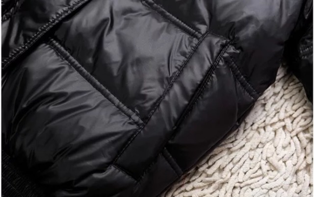 เสื้อกันหนาว ขนเป็ด แต่งหมวกฮูท สีดำ brandname ดัง ยุโรป MONCLER