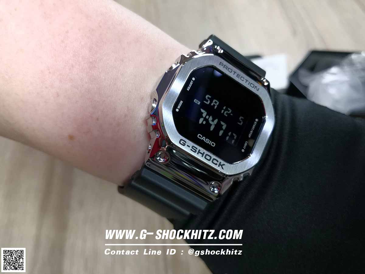 CASIO G-SHOCK นาฬิกาข้อมือ นาฬิกากันน้ำ นาฬิกาของแท้ ประกันศูนย์ CMG 1 ปี รุ่น GM-5600-1 นาฬิกาสีดำ