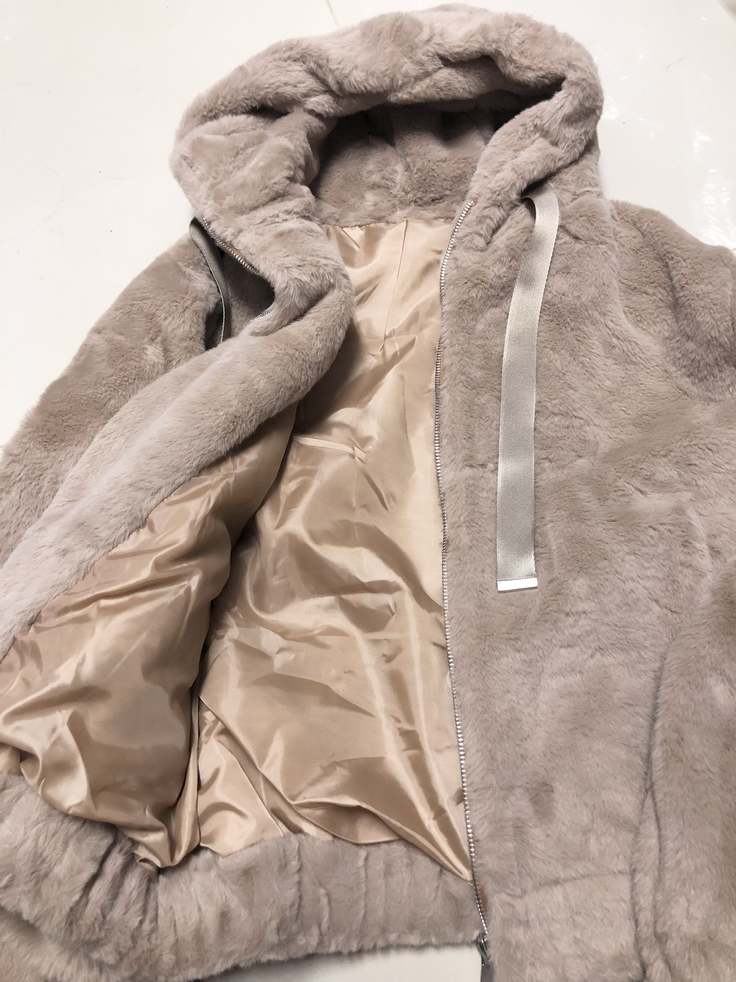 Zara เสื้อเฟอร์กันหนาว หมวกฮู้ด เสื้อขน แบรนด์zara สำเนา ดำ