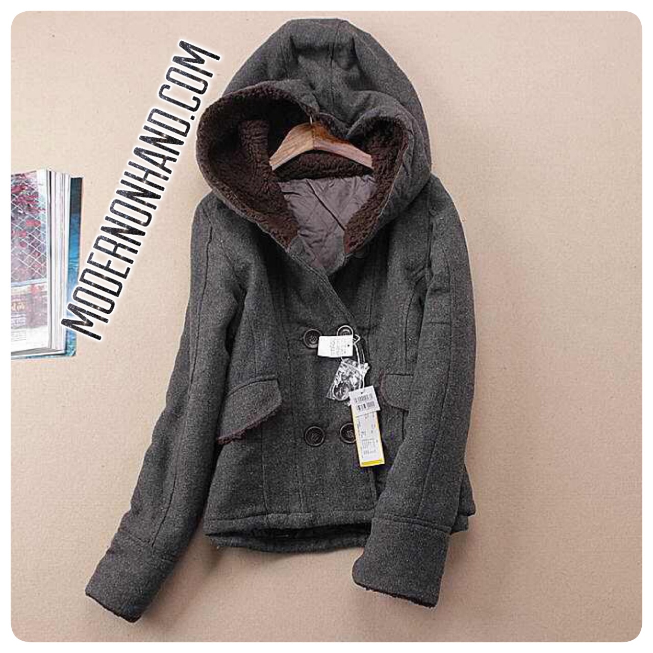 เสื้อกันหนาว ติดฮูท brand name WAnCHECHOU from TOKYOสีเทาเข้ม แต่งซับขนด้านใน แต่งกระดุมสองแถบ Size M เทาดำ