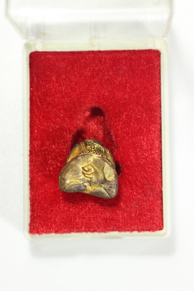 พระปิดตาโภคทรัพ หลวงพ่อแนมวัดเขาหน่อ(มีวีดีโอ)