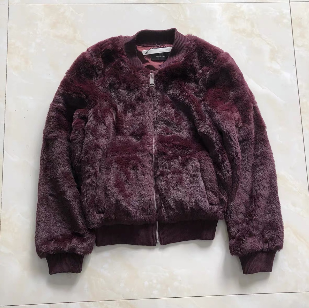 เสื้อเฟอร์กันหนาว หมวกฮู้ด เสื้อขน (FLUFFY COAT) แบรนด์ LOVE TREE