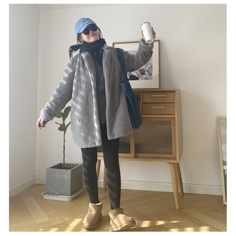 เสื้อโค้ทเฟอร์ โค้ทขนสัตว์เทียม แบรนด์ AZUL by moussy สีเทา ขนนุ่ม งานสวย พรีเมี่ยมมากเลยคะ งานช็อปแท้100% คะ SIe S/M/L สำเนา สำเนา น้ำตาล