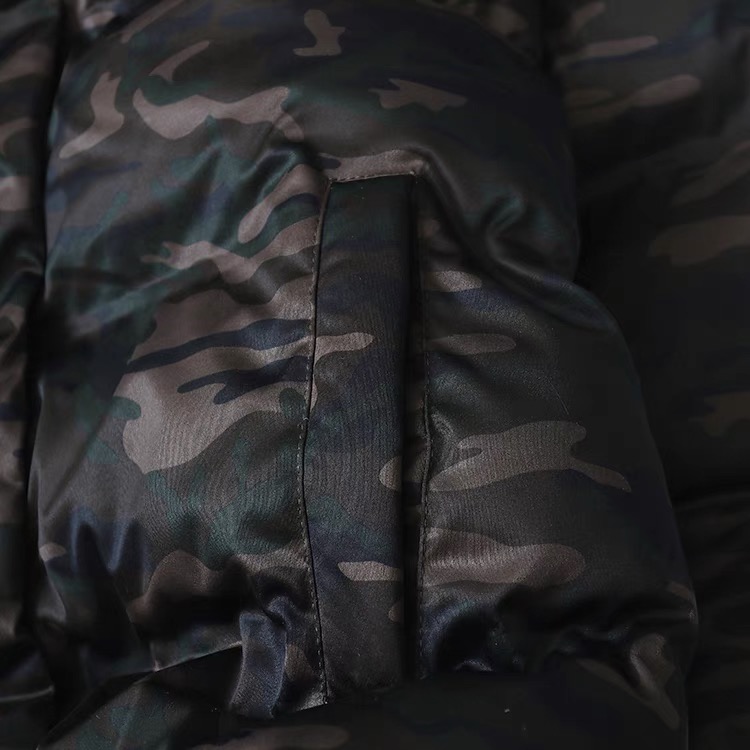 Clockhouse เสื้อกันหนาว ติดฮูท เสื้อบอมเบอร์ บุนวมอุ่น แบรนด์clockhouse over siZe bomber jacket (ฮู้ดถอดได้ค่ะ) ลายพราง