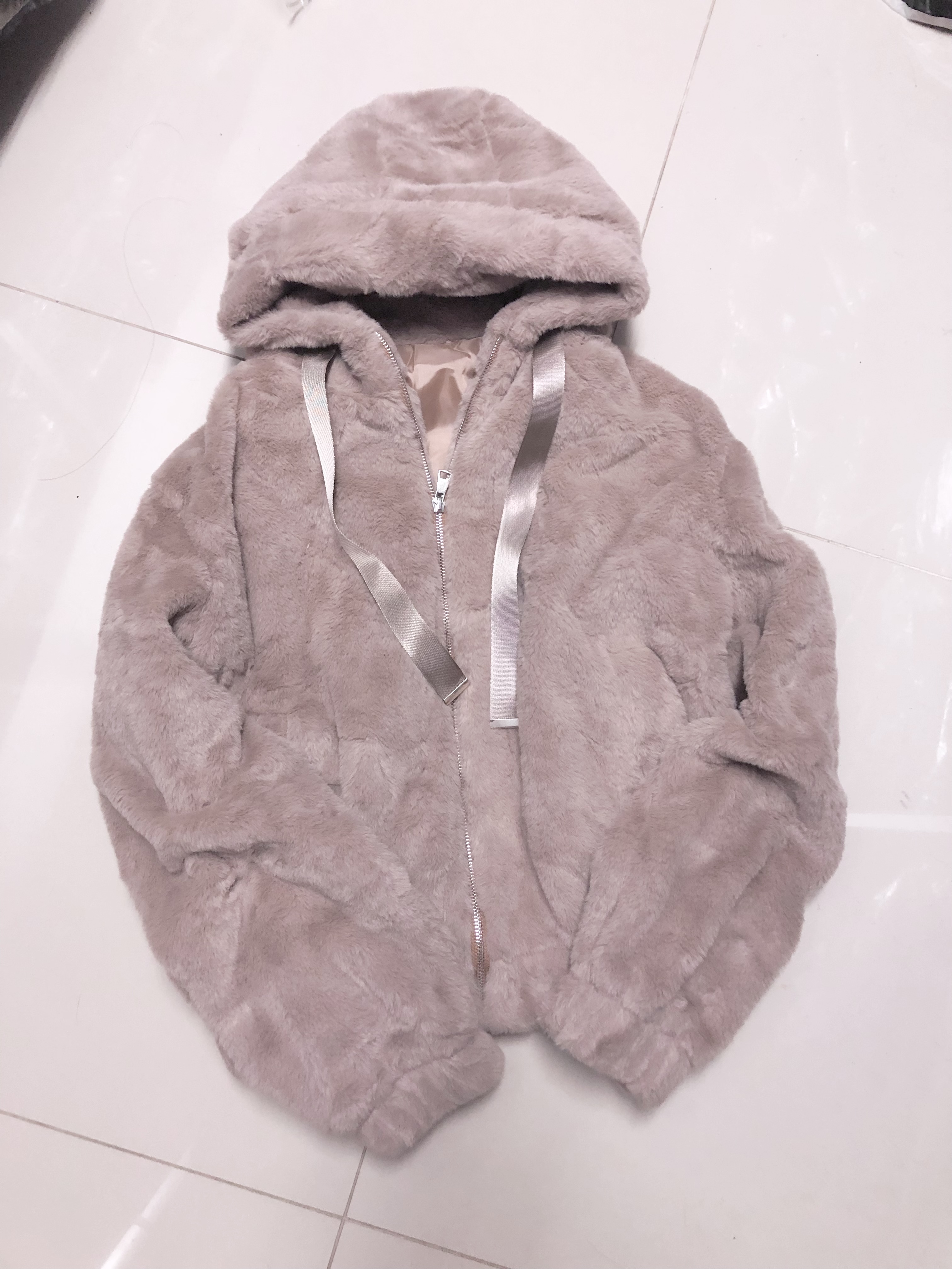 Zara เสื้อเฟอร์กันหนาว หมวกฮู้ด เสื้อขน แบรนด์zara สำเนา ดำ