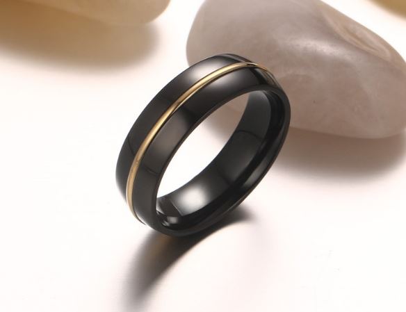แหวนผู้ชาย แหวน Stainless Steel แท้ แหวนสีดำ คาดเส้น ทอง ดีไซน์เรียบหรู ดูดี มีระดับ แหวนผู้ชาย สีดำ สลับทอง สุขุม นุ่มลึก 671863