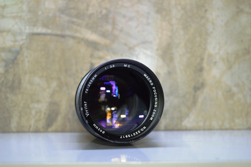 VIVITAR 75-205MM.F3.8 MACRO FOCUSING ZOOM FD MOUNT