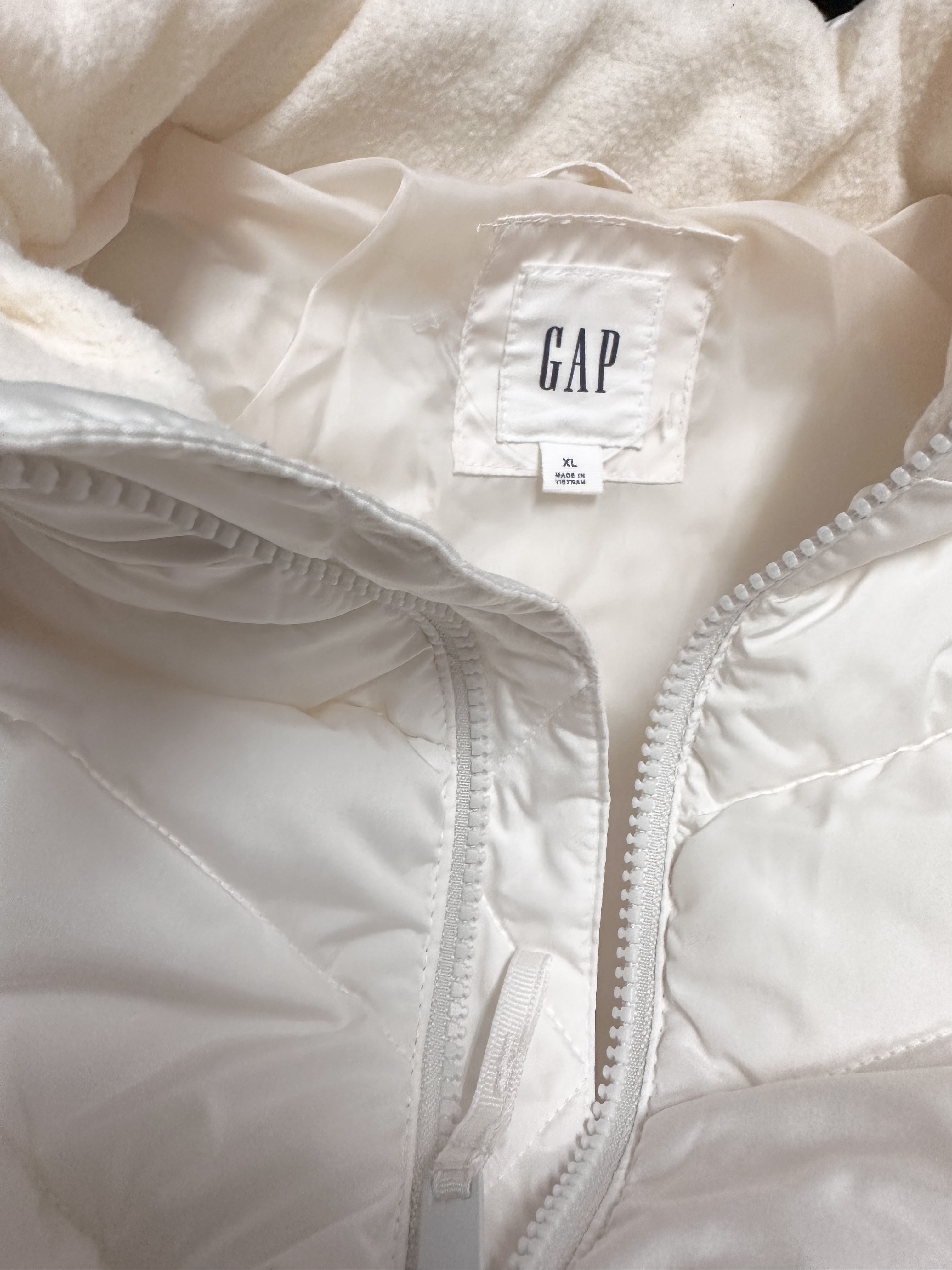 Gap เสื้อกันหนาว โค้ทฮู้ดเฟอร์ บุนวมอุ่น สีขาว แบรนด์ GAP(padded puffer coat