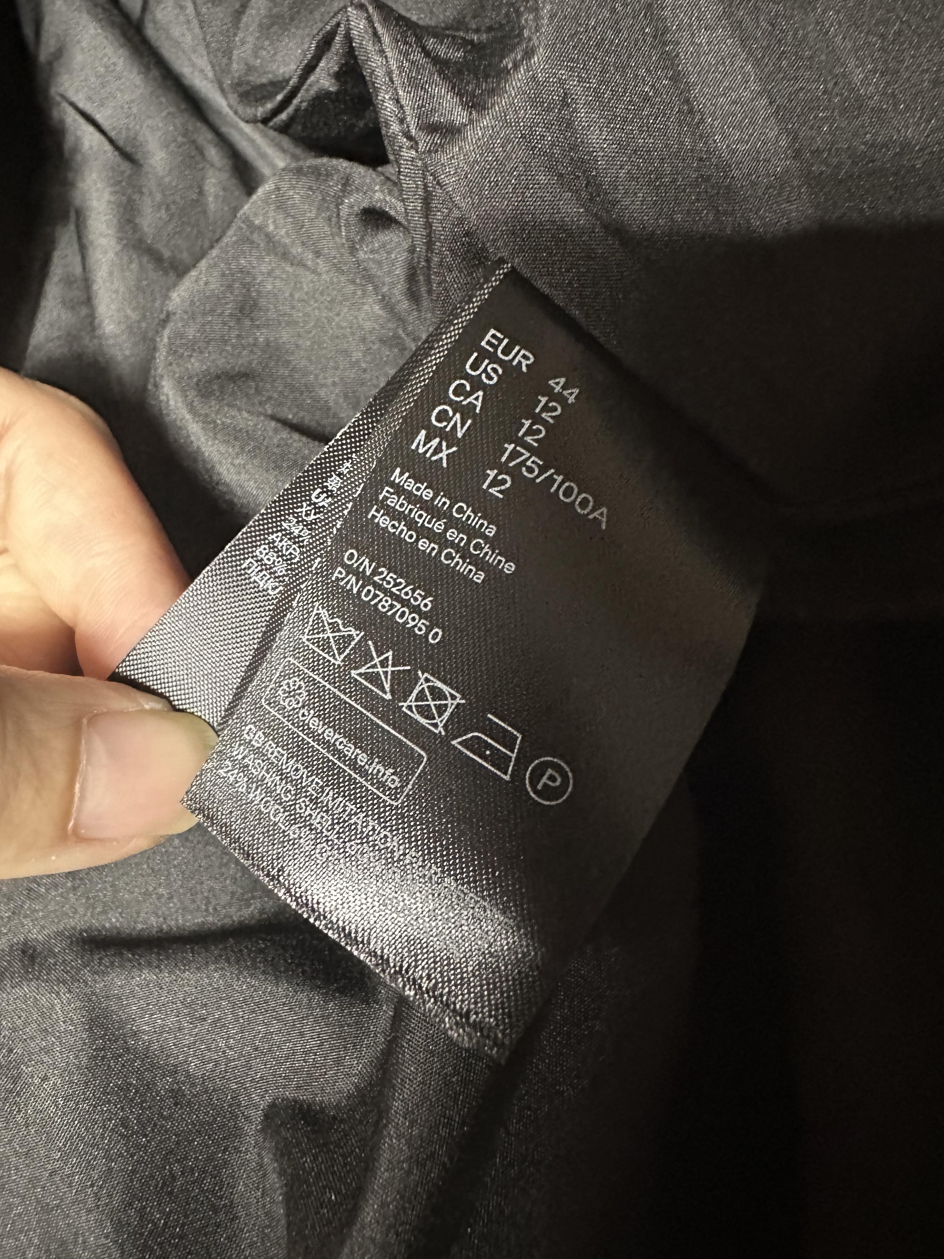 h&m เสื้อโค้ท เสื้อกันหนาว เนื้อผ้าสักหลาดวูล สีดำ แต่งปกเฟอร์(เฟอร์ถอดได้ค่ะ) แบรนด์ H&M