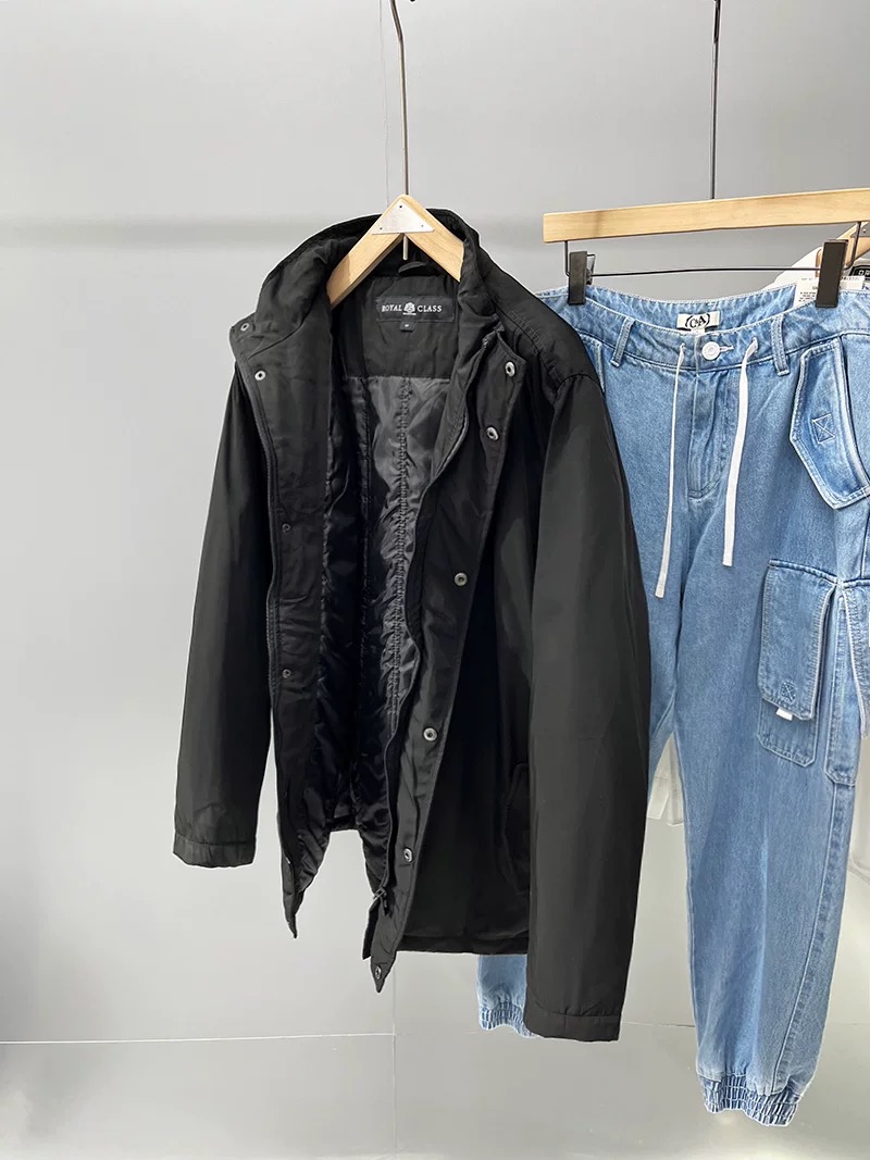 Royal Class เสื้อกันหนาว เสื้อฮู้ดเฟอร์กันหนาว บุนวมอุ่น แบรนด์ Royal Class( Puffer Jacket ) สำเนา สำเนา สำเนา ดำ
