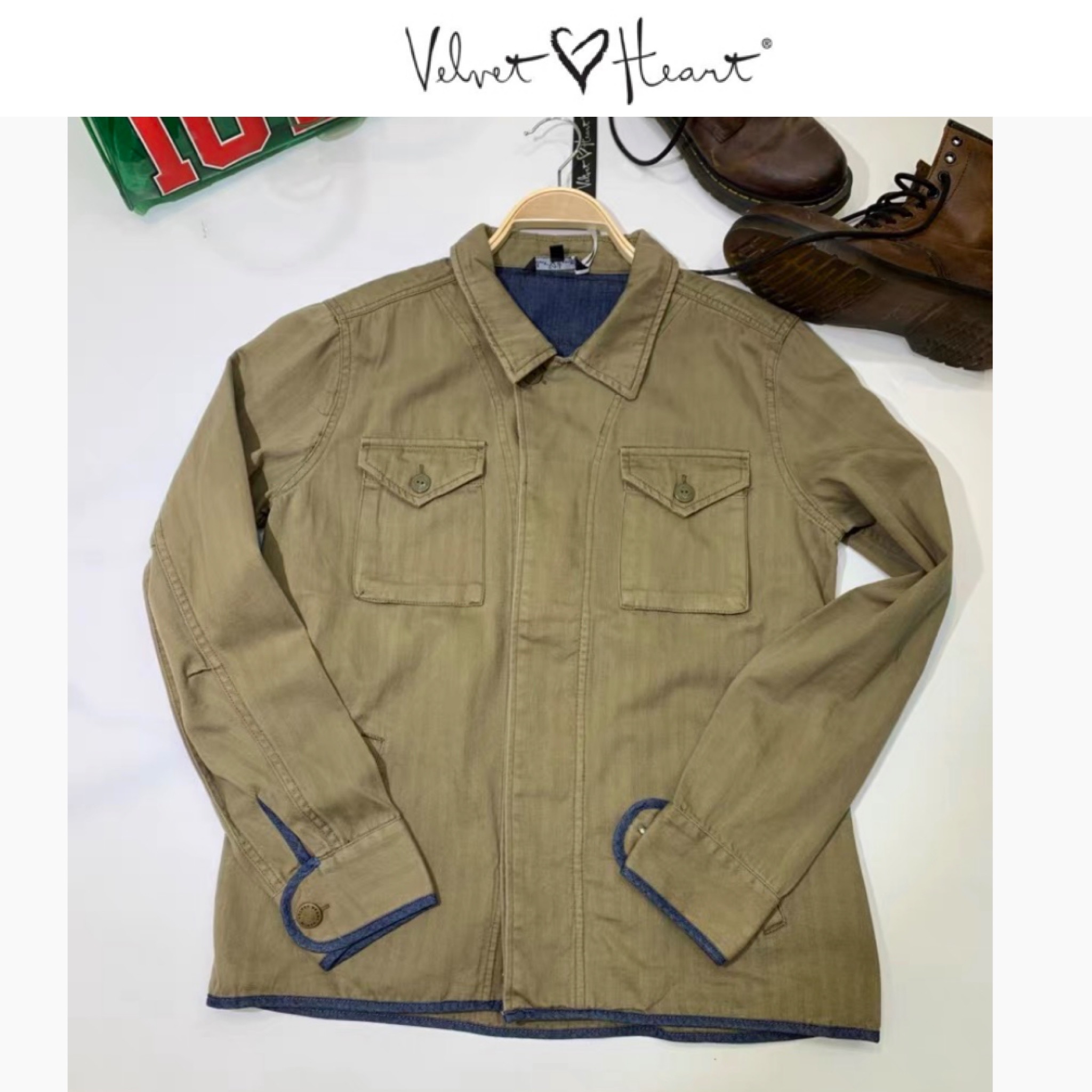Velvet heart เสื้อนอกเขียวทหาร เสื้อแจ็คเก็ต เสื้อฮู้ด แนวทหาร แพทเทินสวย เท่ห์ มาก แบรนด์ Velvet Heart (CALIFORNIA) เขียว