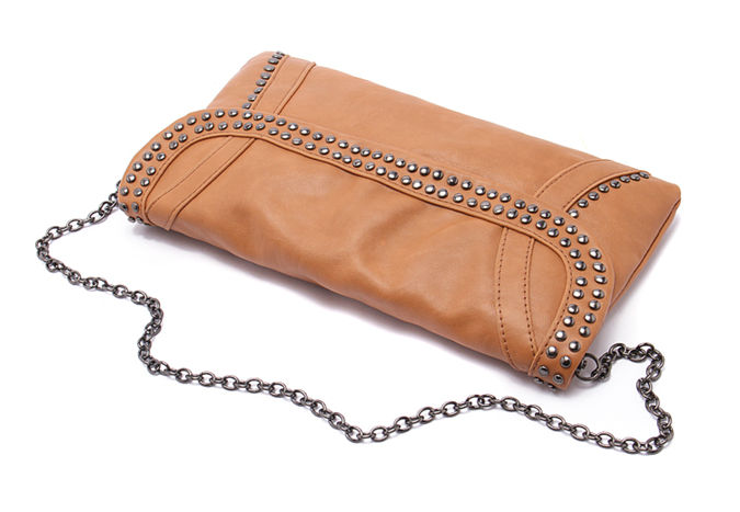 กระเป๋า Clutch มือ TONI BIANCO แบรนด์สุดหรูออสเตรเลีย สีน้ำตาลอ่อน หนังหรูสุดนุ่ม สายโซ่ ถอดใส่ได้คะ