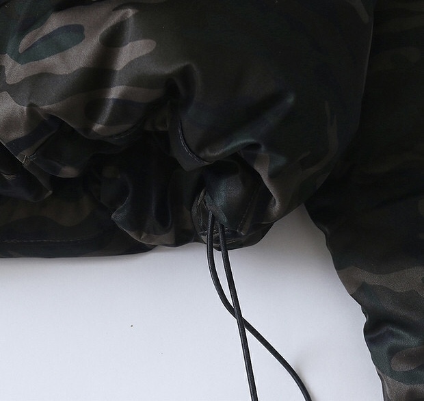 Clockhouse เสื้อกันหนาว ติดฮูท เสื้อบอมเบอร์ บุนวมอุ่น แบรนด์clockhouse over siZe bomber jacket (ฮู้ดถอดได้ค่ะ) ลายพราง