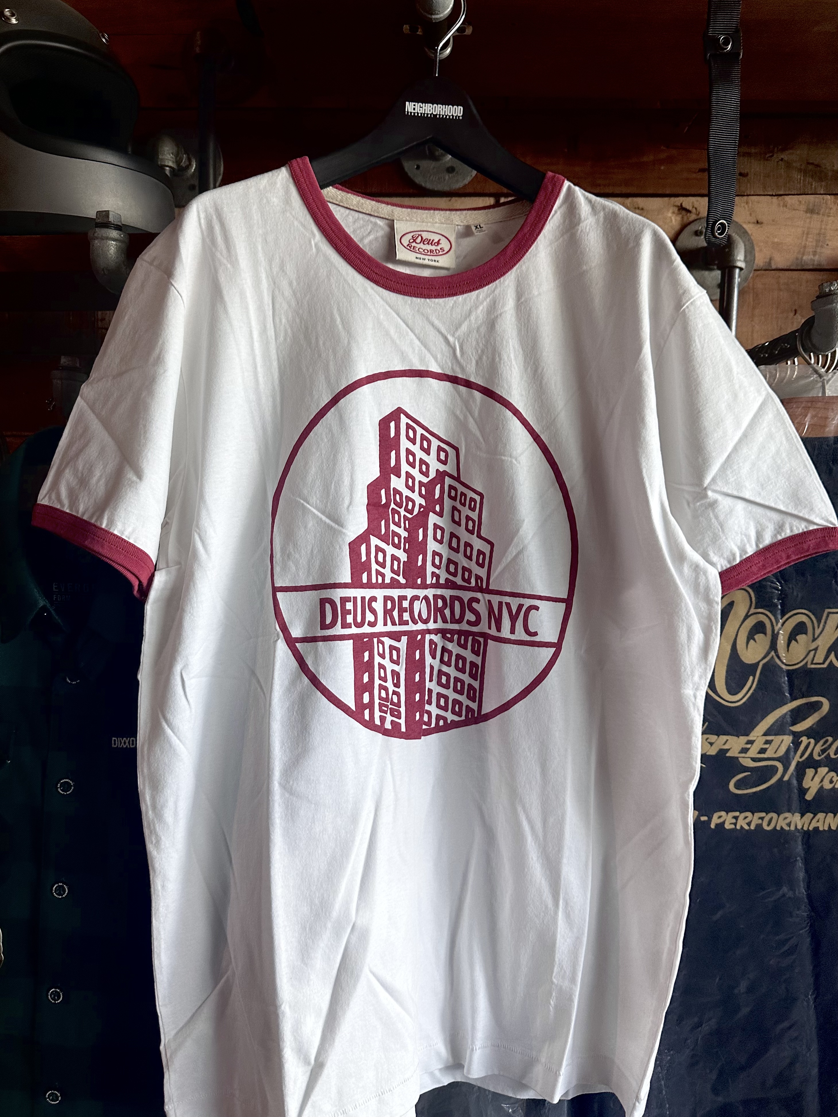 Deus เสื้อยืดแขนยาว คอกลม เสื้อDEUS สีครีม สกรีนลายเสือ BagBoy tee ผู้ชาย แบรนด์ DEUS แท้ คะ Size L/XL/XXL สำเนา สำเนา สำเนา สำเนา สำเนา สำเนา สำเนา สำเนา ครีม