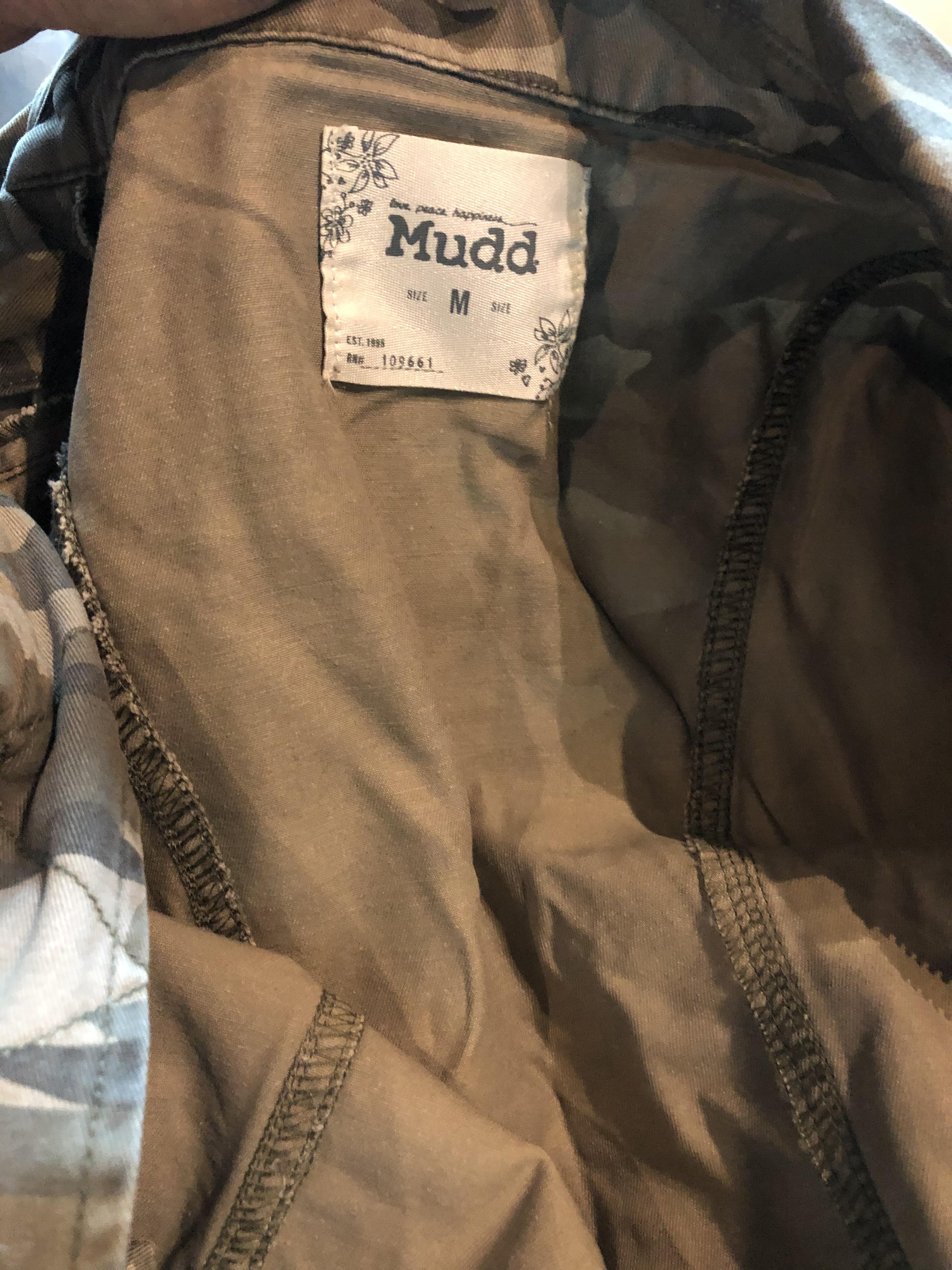 Mudd เสื้อทหาร เสื้อแจ็คเก็ตลายพราง เสื้อนอกแนวทหาร แพทเทินสวย เท่ห์มาก แบรนด์ MUDD คะ สำเนา สำเนา สำเนา เขียว