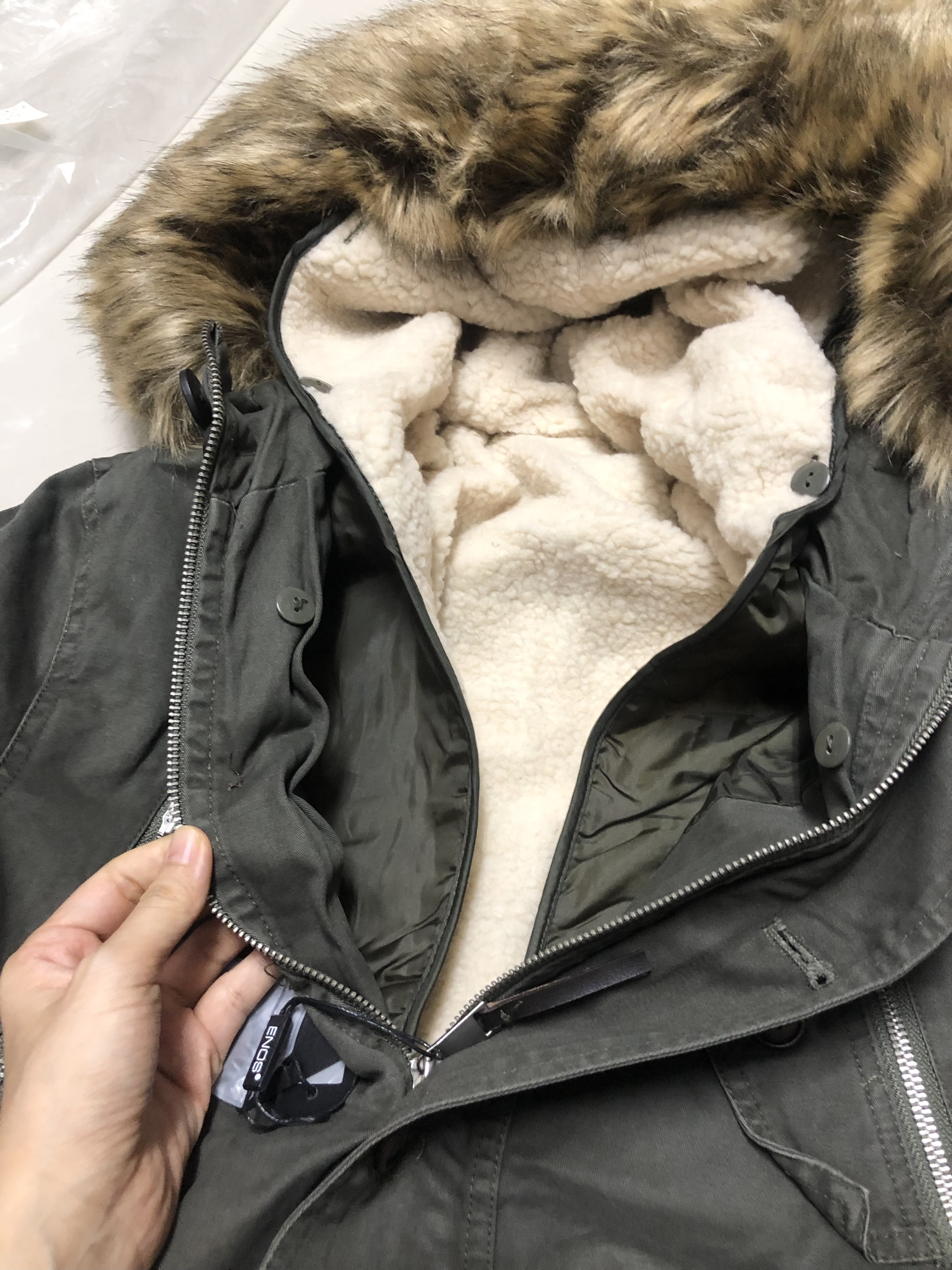 Enos jean75 เสื้อกันหนาว ติดฮูท เสื้อcoat แบรนด์ ENOS JEAN 75 แต่งซับขนอุ่นด้านใน (ขนด้านในถอดใส่ได้ทั้งชิ้นเลยคะ เขียว