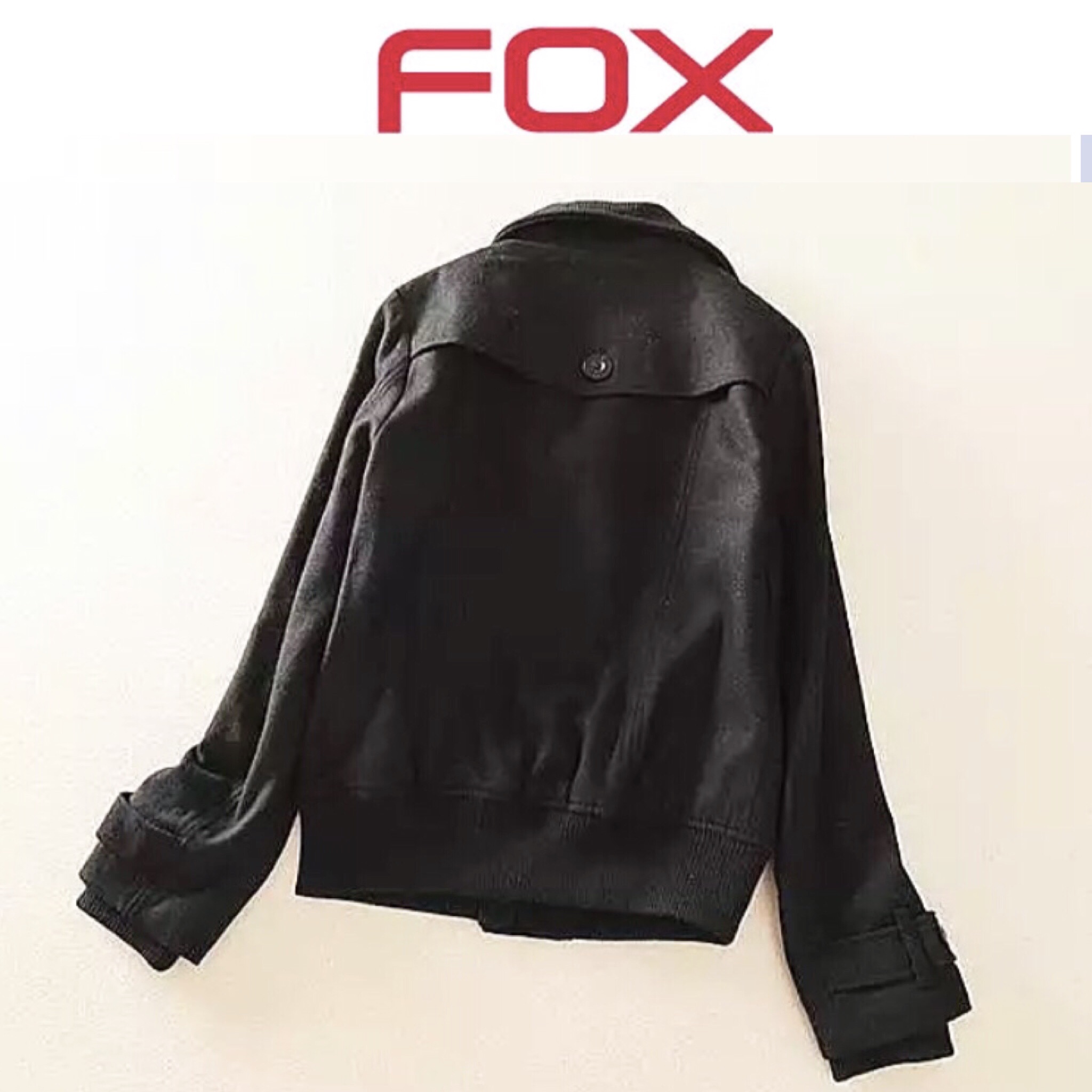 FOX เสื้อนอก เสื้อคลุมเสื้อกันหนาว สีดำ brandname FOX แท้ เนื้อผ้าสักหลาด แต่งแขนจัมพ์ เนื้อผ้า หนา อุ่น สวย เท่ มากๆคะ Size S/M ดำ