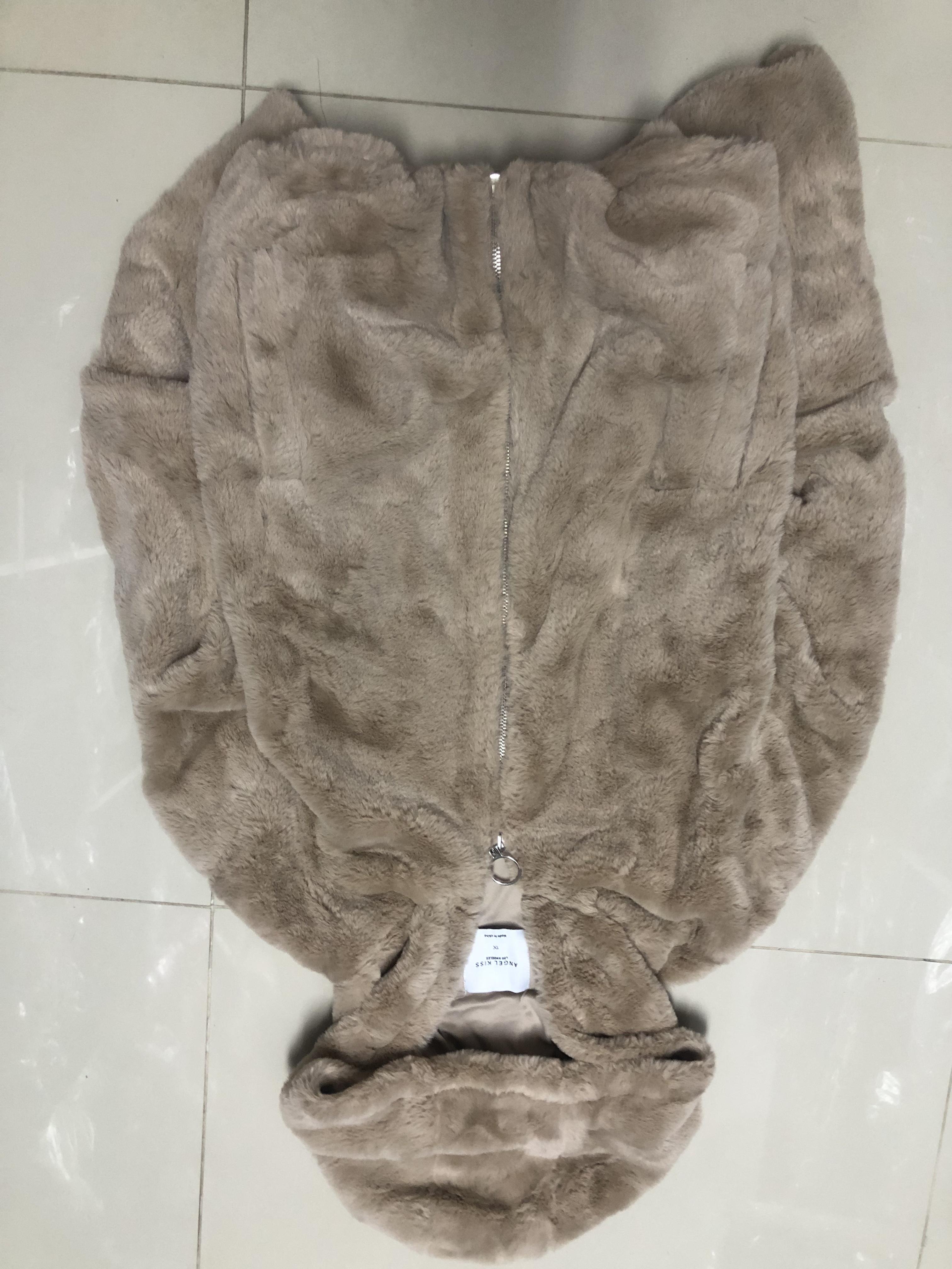 Angel kiss เสื้อเฟอร์กันหนาว หมวกฮู้ด เสื้อขน แบรนด์ ANGEL KISS (FLUFFY COAT) สำเนา น้ำตาลนู้ด