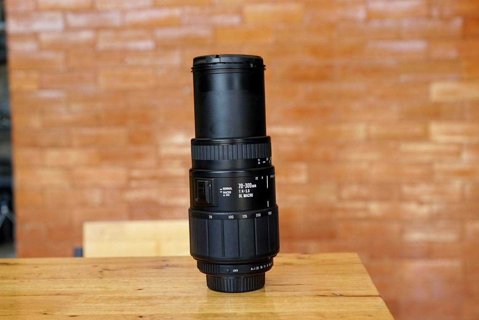 SIGMA 70-300 F4-5.6 DL MACRO PK MOUNT
