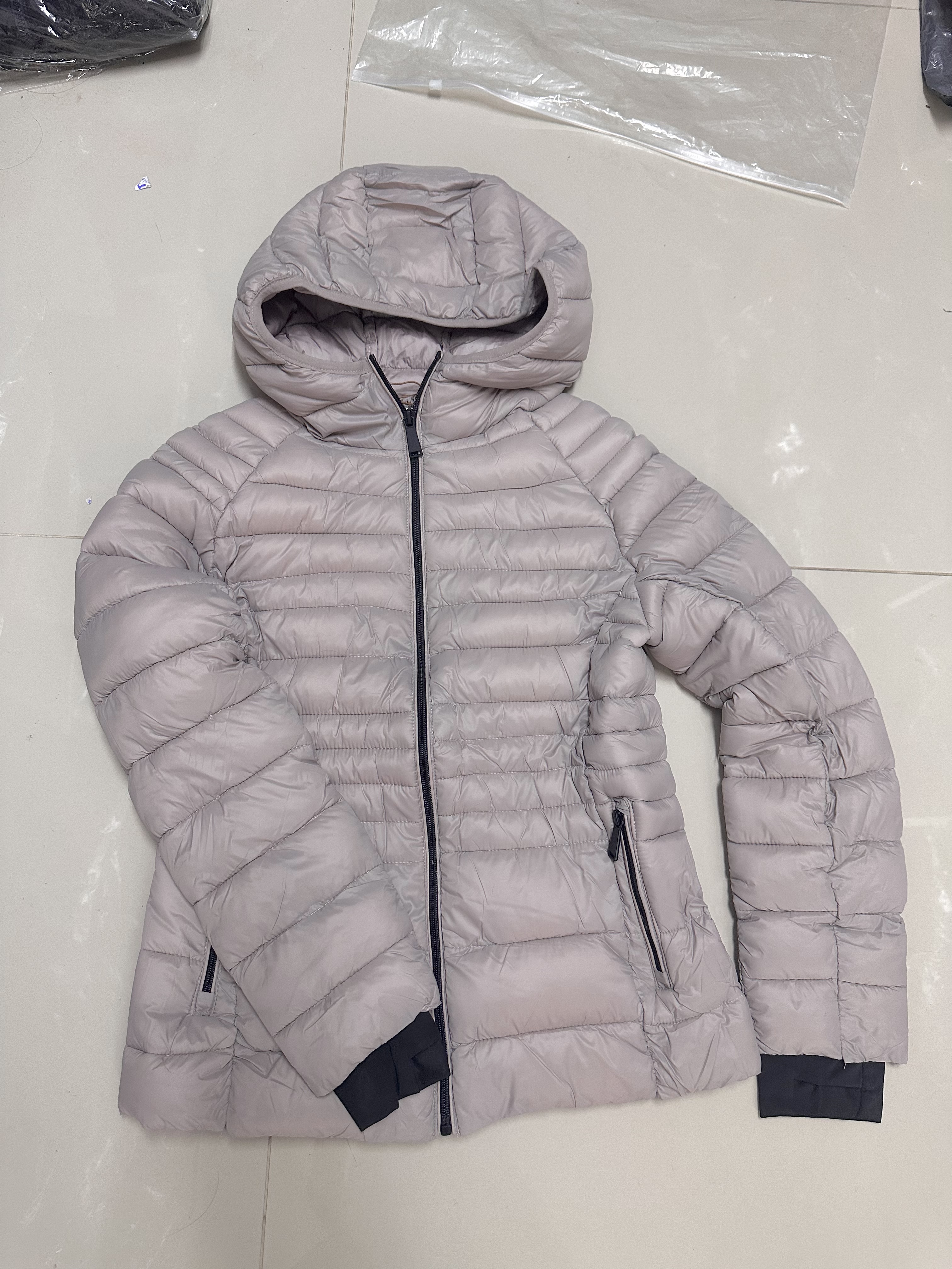 Love tree เสื้อกันหนาว บุนวมอุ่น แบรนด์ LOVE TREE ultra light packable (Padded puffer coat สำเนา สำเนา สำเนา