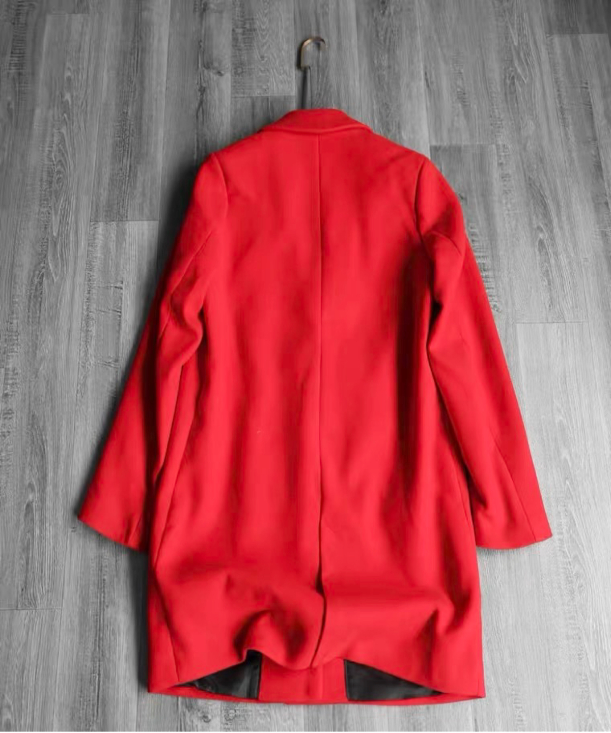 เสื้อโค้ท เสื้อโค้ทกันหนาว โค้ทสักหลาดสีแดง แบรนด์ STRADIVARIUS สำเนา