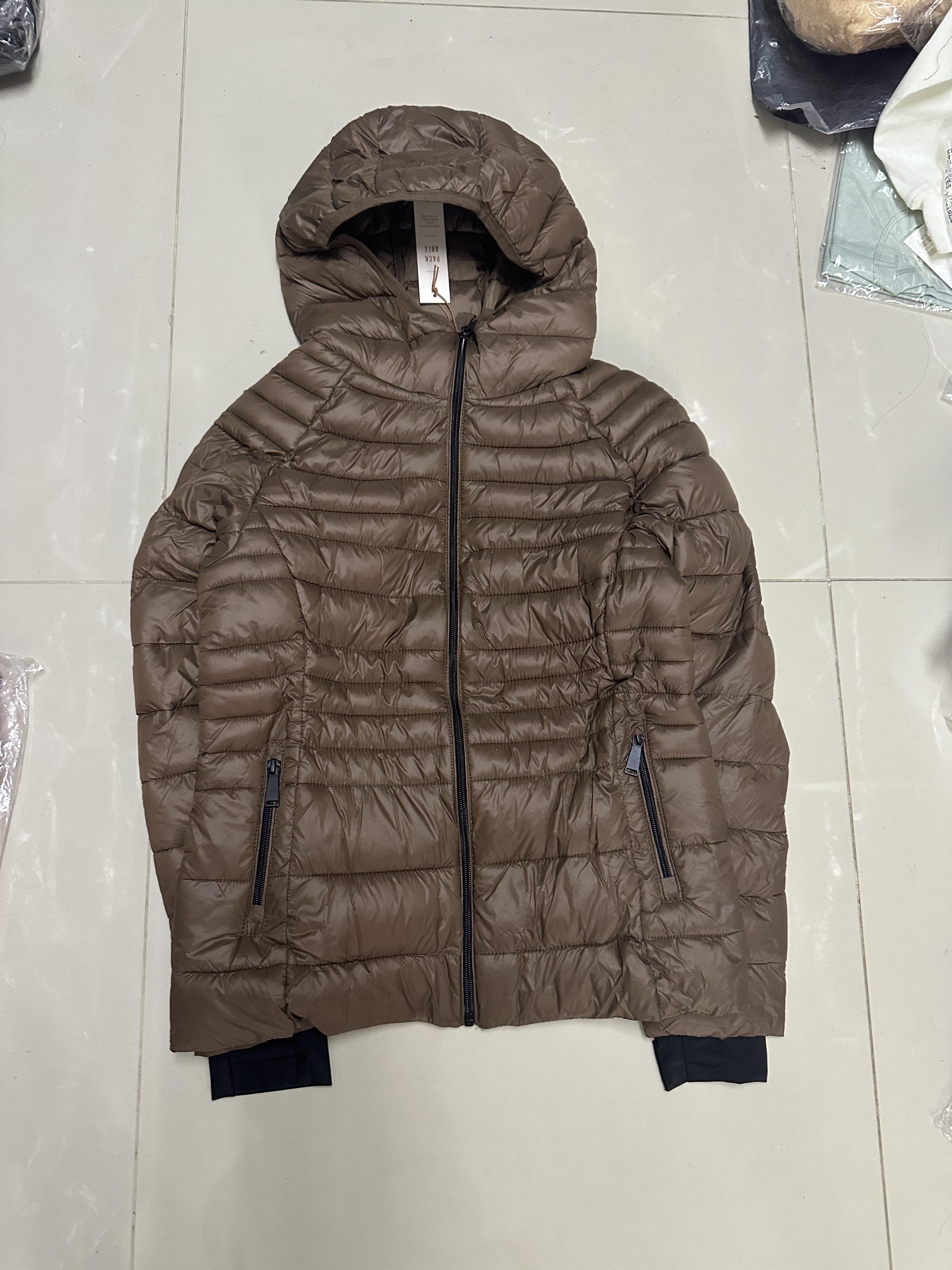 Love tree เสื้อกันหนาว บุนวมอุ่น แบรนด์ LOVE TREE ultra light packable (Padded puffer coat สำเนา สำเนา สำเนา