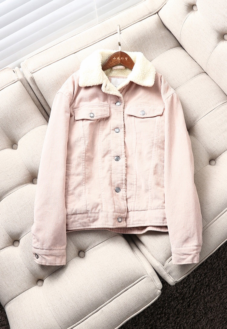 Bershka เสื้อกันหนาว เสื้อแจ็ค เนื้อลูกฟูก แต่งซับขนอุ่น สีขาวด้านใน แบรนด์ BESHKAงานสวย น่ารักมากคะ