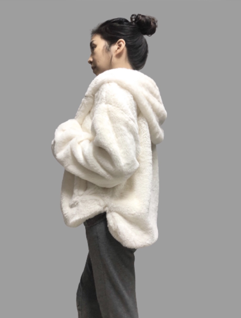 Forever21 เสื้อเฟอร์กันหนาว หมวกฮู้ด เสื้อขน แบรนด์ forever21 (FLUFFY COAT) ขาว