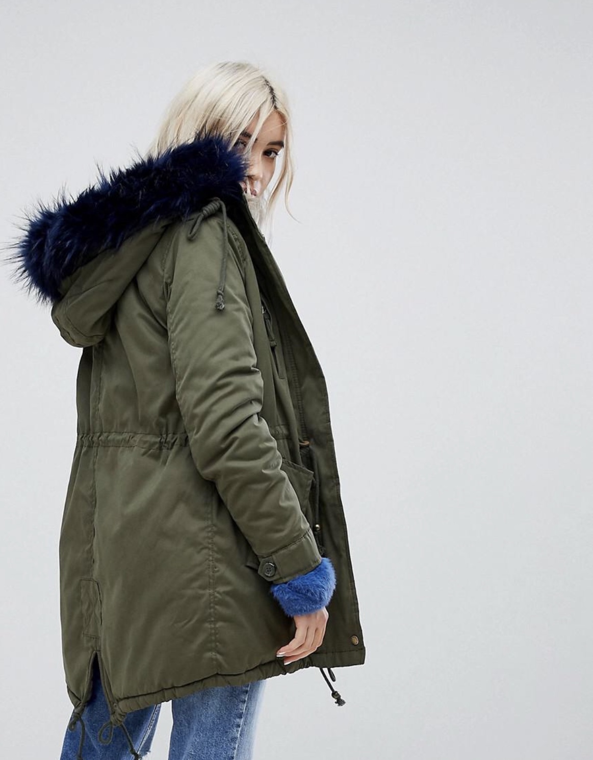BERSHKA เสื้อโค้ท โค้ทฮูท กันหนาว เสื้อparka ฮูท กันหนาวสีเขียว แบรนด์เนมBERSHKA แต่งเฟอร์ สีน้ำเงิน ซับขนอุ่นน้ำเงิน งานสวย มากคะ Size S/M/L/2L/3L สำเนา สำเนา เขียวเฟอร์น้ำเงิน