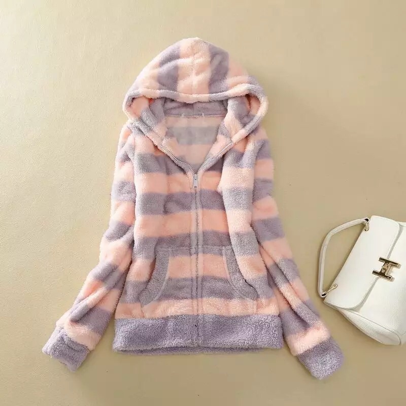 เสื้อกันหนาว แต่งหมวกฮูท ขนฟู ลายทาง ชมพูม่วงอ่อน ซิบหน้า สีหวาน ใสๆคะ Size M